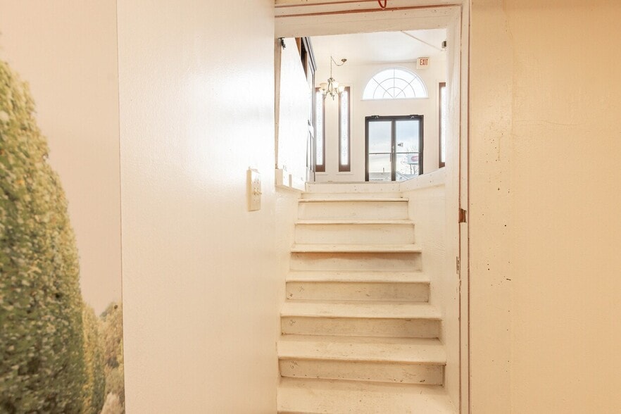 More Photos Of 3933 1/2-3939 1/2 W Colfax Ave, Denver Unknown For Lease