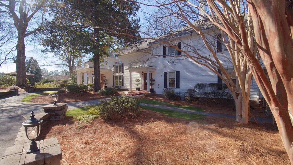 More Photos Of 1176 Atlanta Hwy, Auburn Specialty For Sale