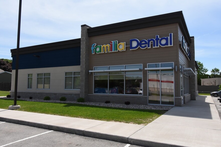More Photos Of 1931 Main St, Green Bay Medical For Sale