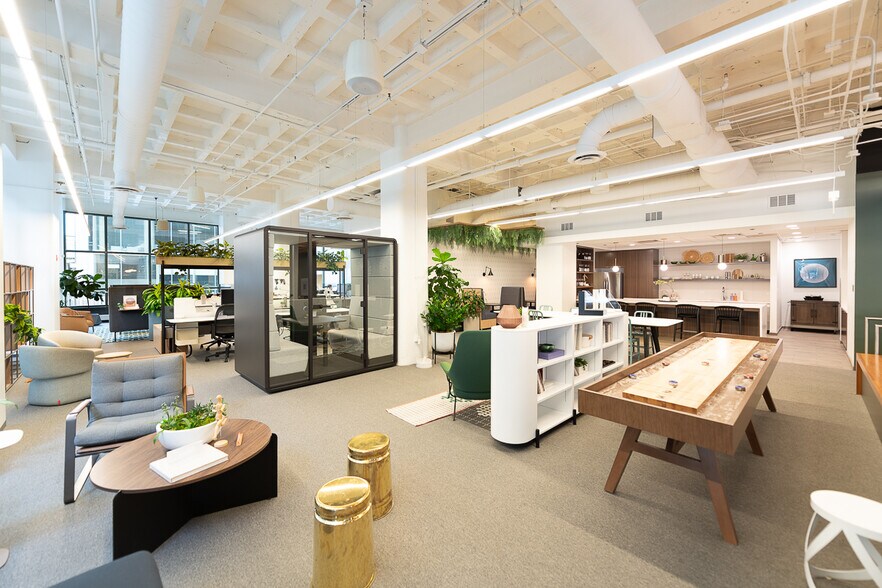 More Photos Of 325 N Wells St, Chicago Office For Sale