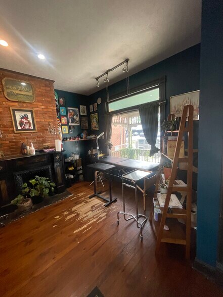 More Photos Of 5817 Ellsworth Ave, Pittsburgh Storefront Retail Office For Lease