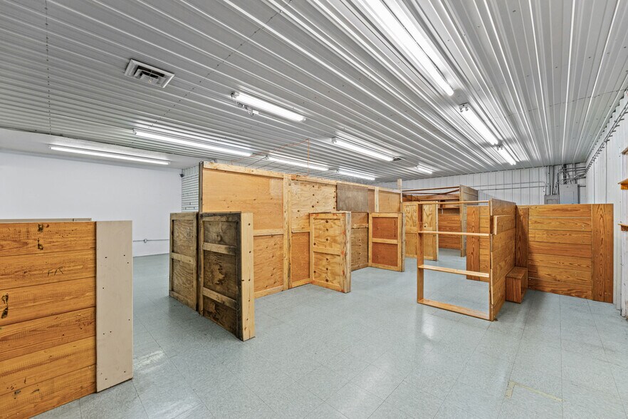 More Photos Of 600 N Maple St, Garnett General Retail For Sale