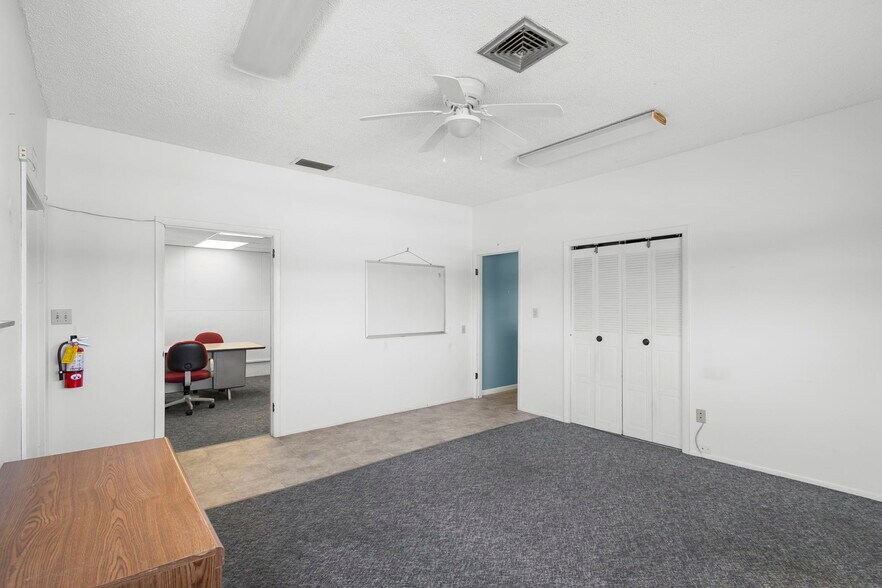 More Photos Of 1995 N Volusia Ave, Orange City Freestanding For Sale