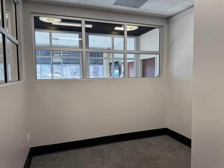 More Photos Of 115 E Park Ave, Charlotte Office Residential For Lease