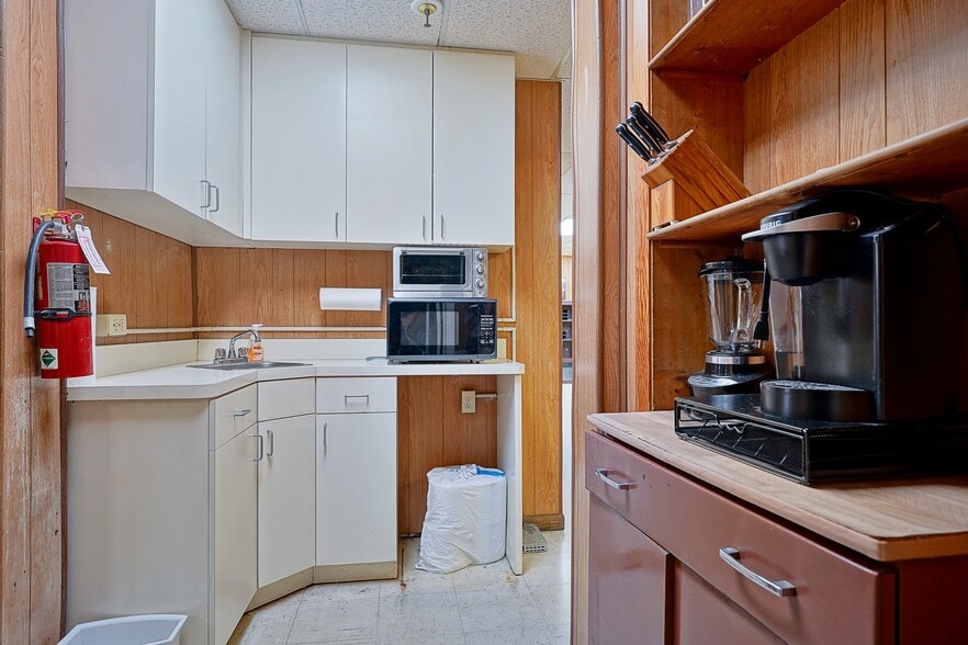 More Photos Of 7200 NW 1st Ave, Miami Distribution For Lease