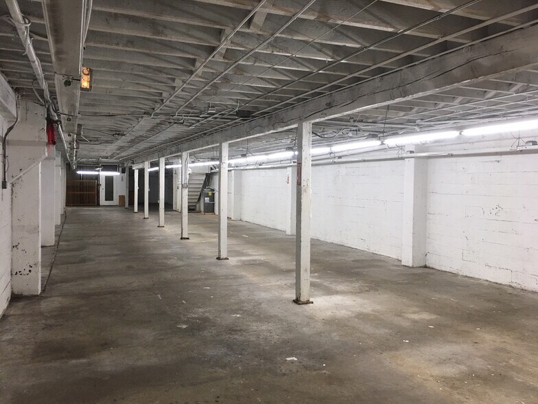 More Photos Of 968 Mission St, San Francisco Warehouse For Lease