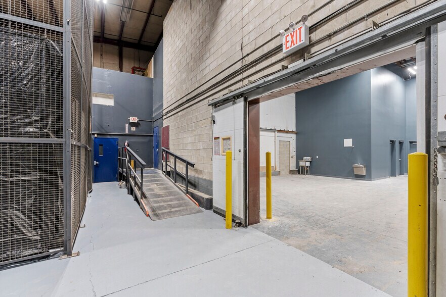 More Photos Of 4865 Arthur Kill Rd, Staten Island Warehouse For Sale