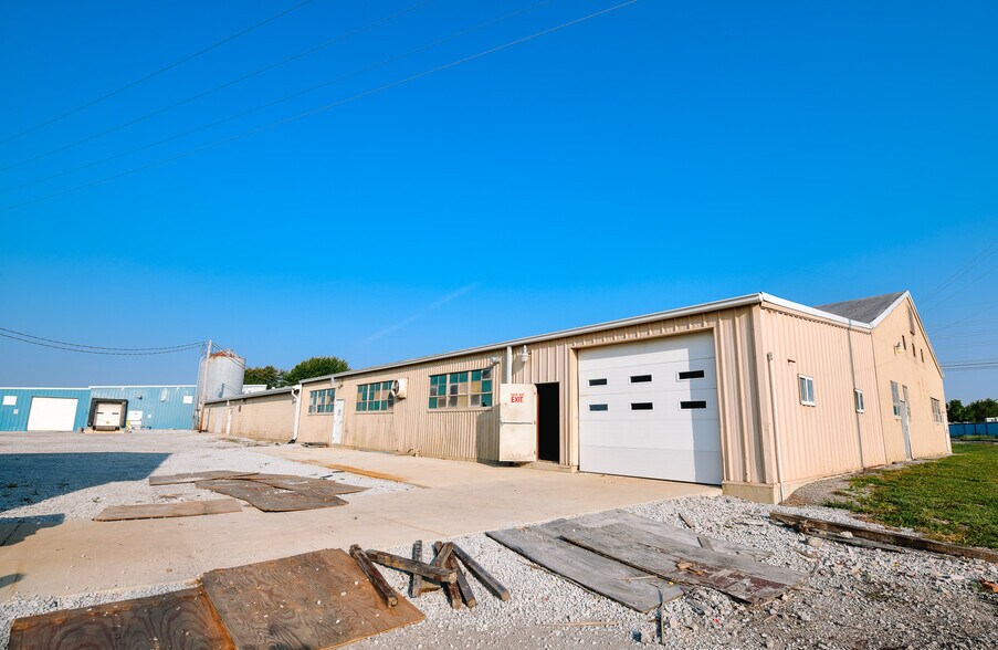 More Photos Of 211 W Geneva St, Dunkirk Manufacturing For Lease