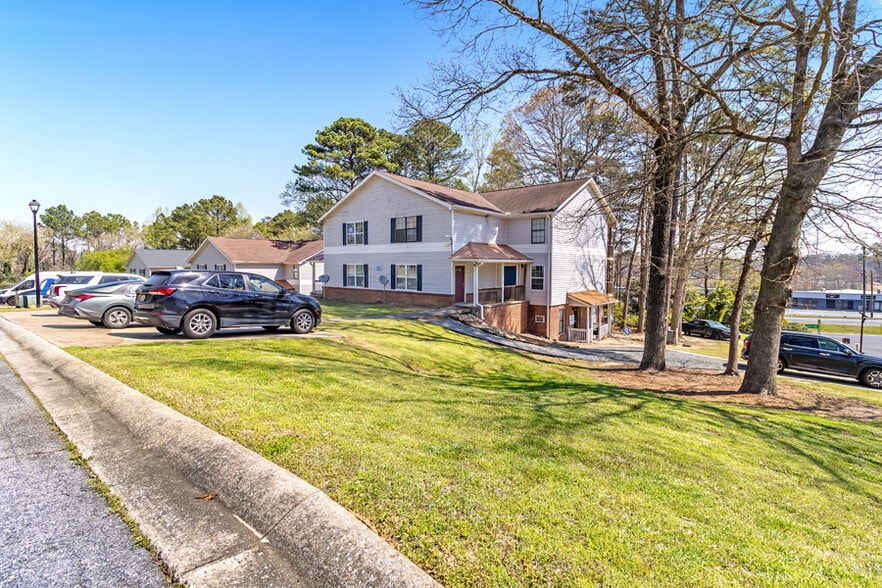 More Photos Of 563 Briar Hill Ct, Riverdale Apartments For Sale