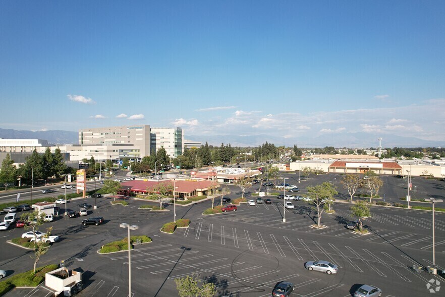 More Photos Of 17009 Valley Blvd, Fontana Unknown For Lease