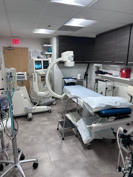 More Photos Of 2601 SW 37th Ave, Coral Gables Medical For Lease