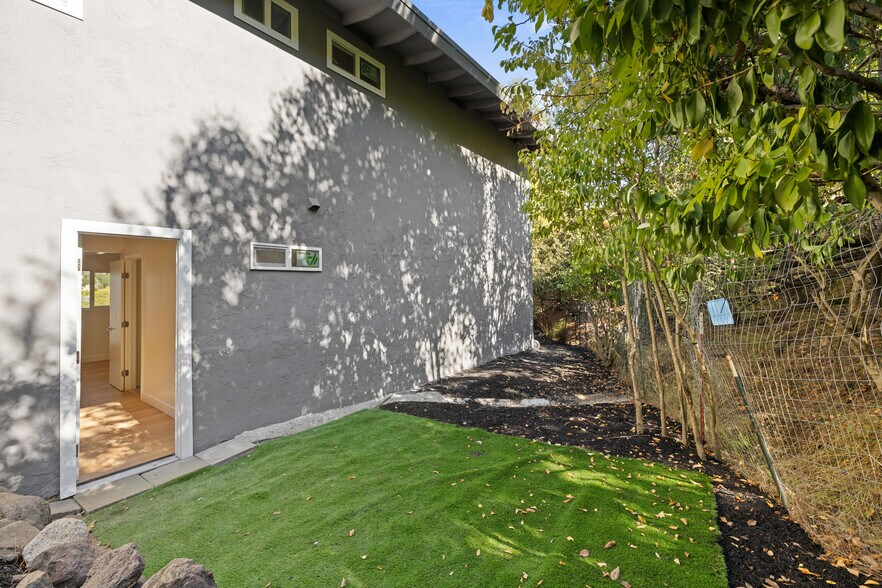More Photos Of 40 Leafwood Cir, San Rafael Apartments For Sale