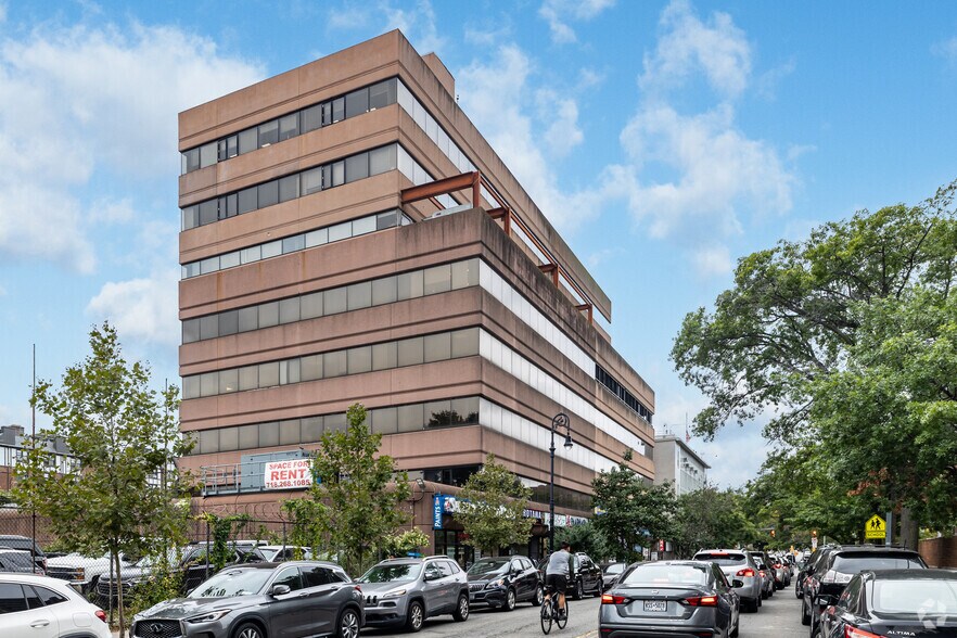 More Photos Of 6860 Austin St, Forest Hills Office For Lease