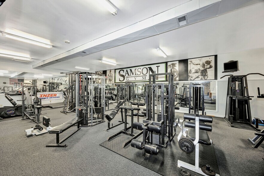 More Photos Of 1188 Pyramid Hill Blvd, Hamilton Flex For Sale