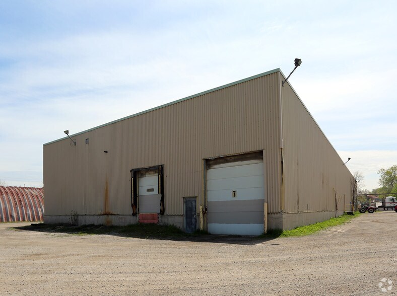 More Photos Of 120 Wellington St N, Thorold Manufacturing For Lease