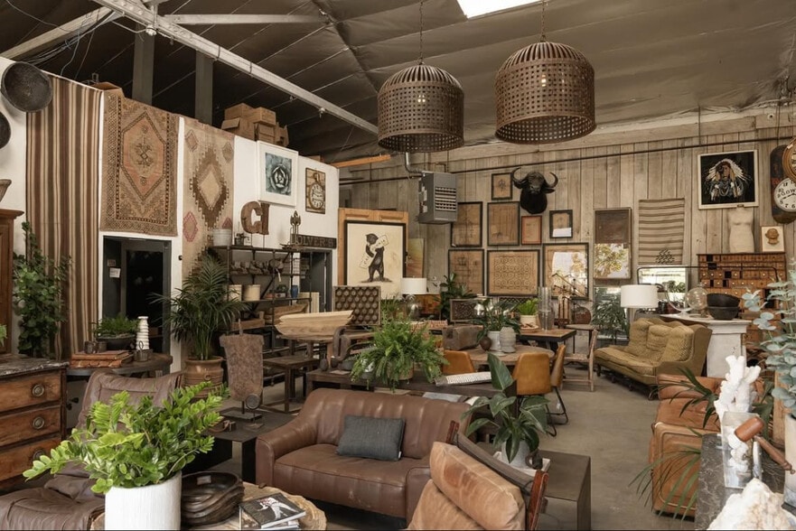 More Photos Of 3334 S La Cienega Pl, Los Angeles Warehouse For Lease