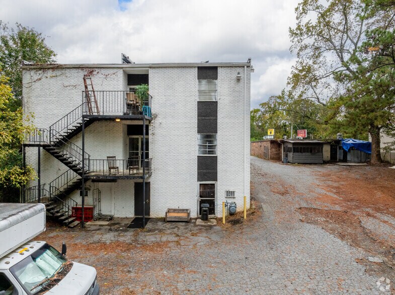 More Photos Of 2192 Campbellton Rd, Atlanta Unknown For Sale