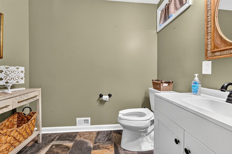 More Photos Of 79 S Maple Ave, Marlton Office For Sale