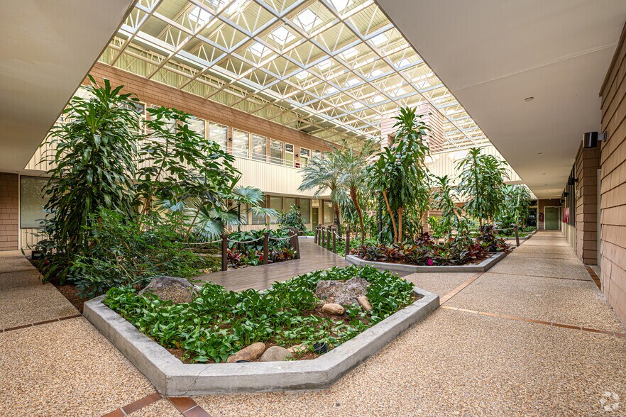 More Photos Of 2200 Veterans Memorial Blvd, Kenner Office For Lease