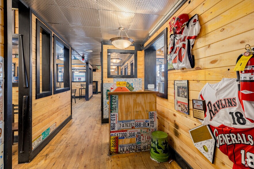 More Photos Of 401 W Cedar St, Rawlins Restaurant For Sale