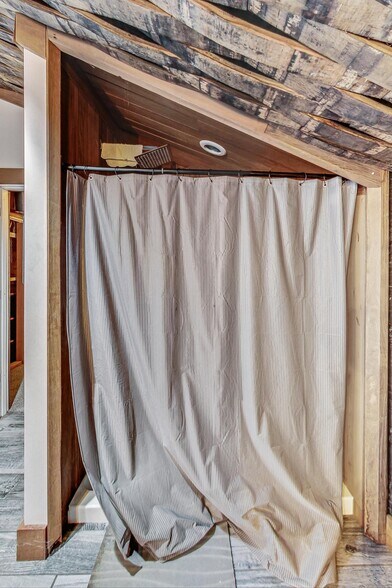 More Photos Of 3693-3705 W Grand Ave, Chicago Warehouse For Sale