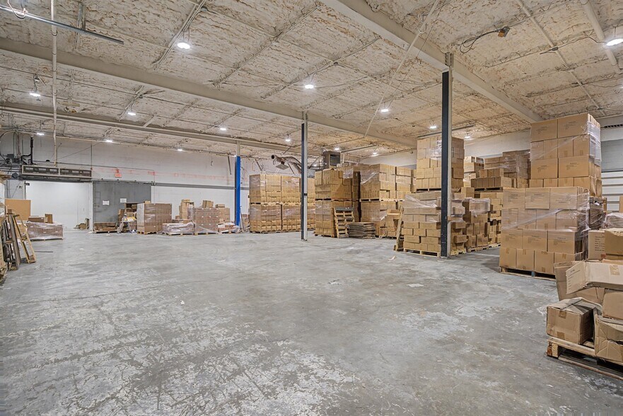 More Photos Of 688 Route 17K, Montgomery Warehouse For Lease
