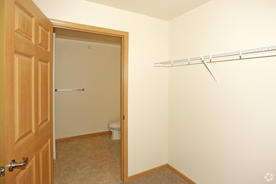 More Photos Of 501 12th Ave SE, Stanley Apartments For Lease