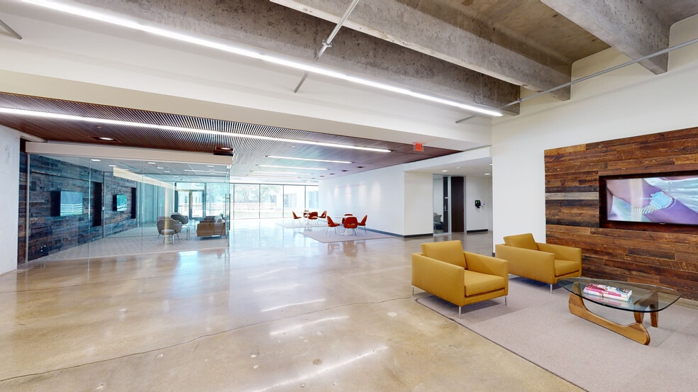 More Photos Of 901 S Central Expy, Richardson Office For Lease