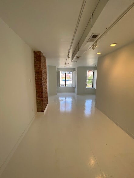 More Photos Of 1843 14th St NW, Washington Storefront For Lease