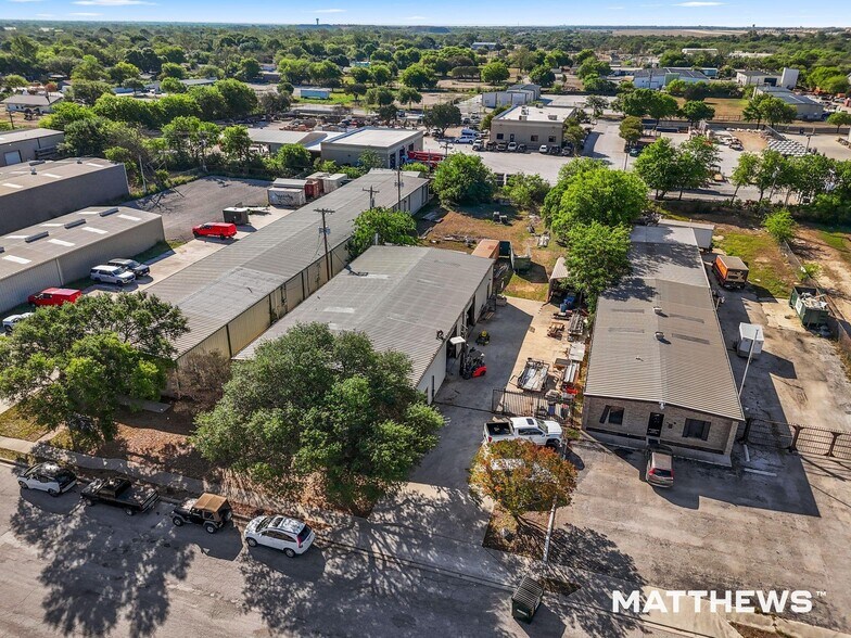 More Photos Of 104 Commercial Pl, Schertz Service For Sale