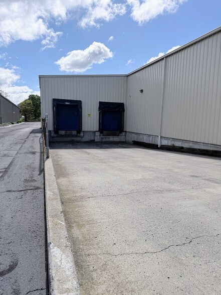 More Photos Of 688 Tolman Creek Rd, Ashland Refrigeration Cold Storage For Lease
