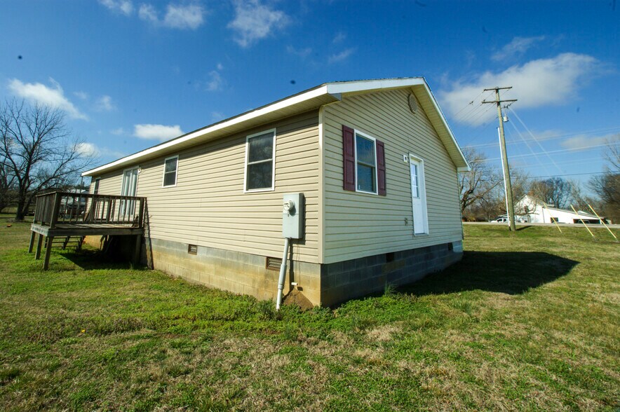 More Photos Of 420 Cherohala Skyway, Tellico Plains General Retail For Sale