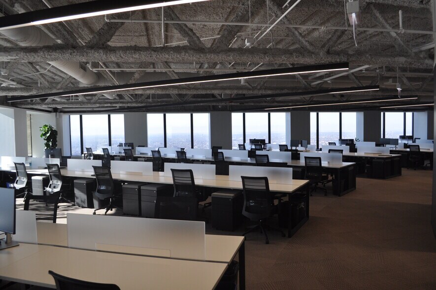 More Photos Of 233 S Wacker Dr, Chicago Office For Lease