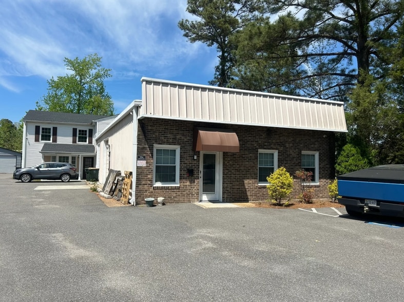 Primary Photo Of 104 Industry Dr, Yorktown Light Distribution For Sale