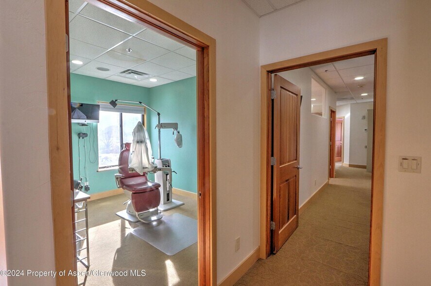 More Photos Of 1607 Grand Ave, Glenwood Springs Loft Creative Space For Sale