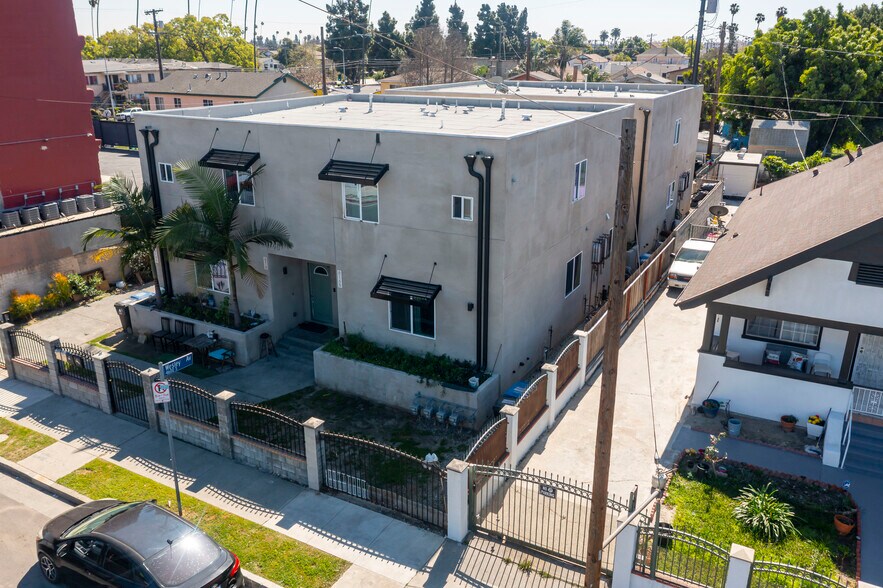 More Photos Of 814-816 1/2 W 47th St, Los Angeles Apartments For Sale