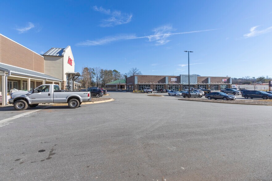 More Photos Of 6516 State Park Rd, Travelers Rest Storefront For Lease