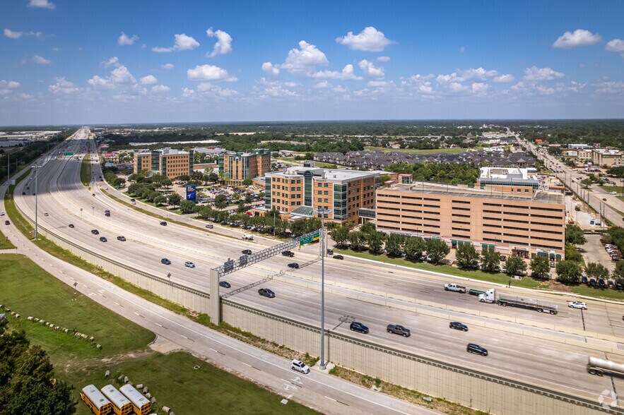 More Photos Of 21216 Northwest Fwy, Cypress Medical For Lease