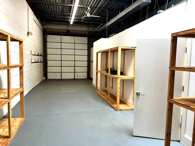 More Photos Of 1894-1908 Techny Ct, Northbrook Warehouse For Lease