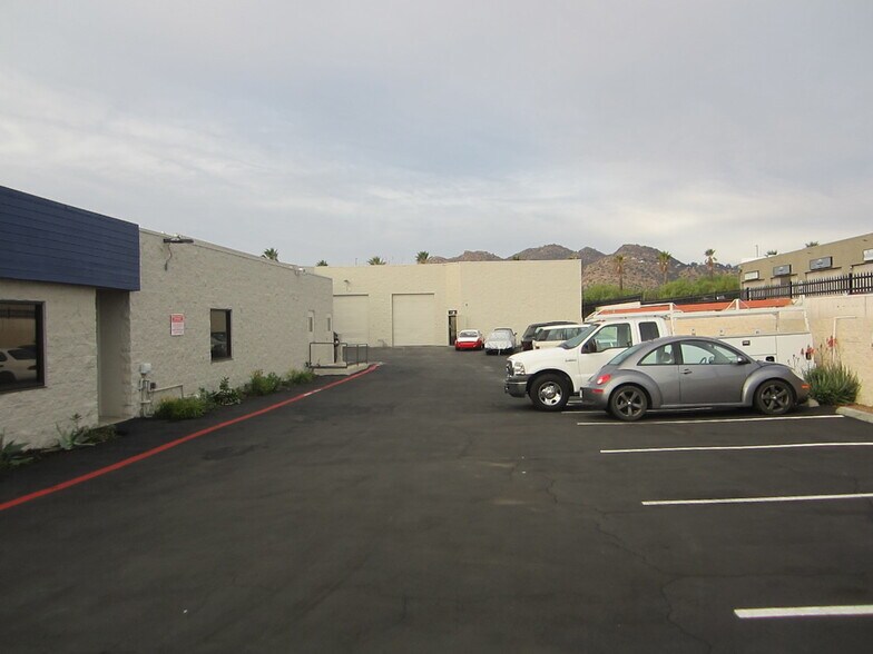 More Photos Of 10115 Canoga Ave, Chatsworth Warehouse For Lease