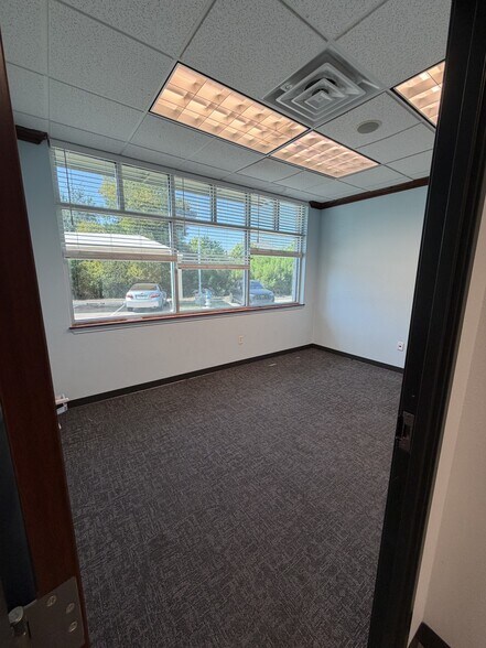 More Photos Of 4040 McDermott Rd, Plano Medical For Lease