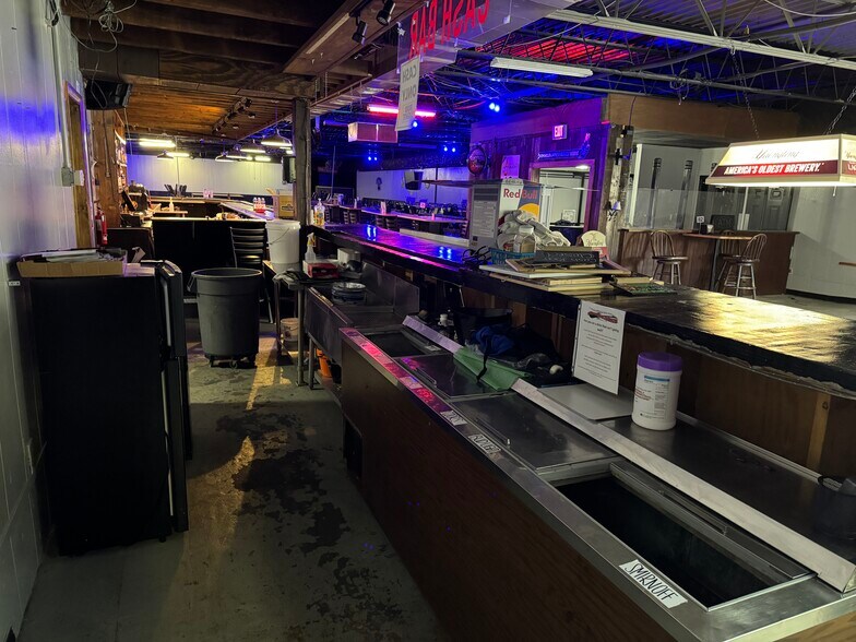 More Photos Of 3080 W State St, Bristol Bar For Sale