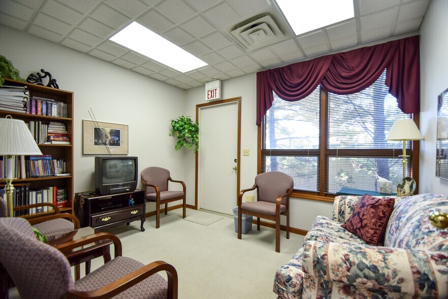 More Photos Of 6373 Kittyhawk Commons Blvd, Dayton Office For Lease