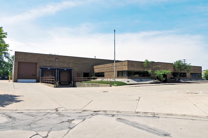 More Photos Of 27555 College Park Dr, Warren Manufacturing For Lease