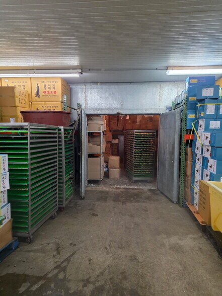 More Photos Of 534 Stanford, Los Angeles Warehouse For Sale