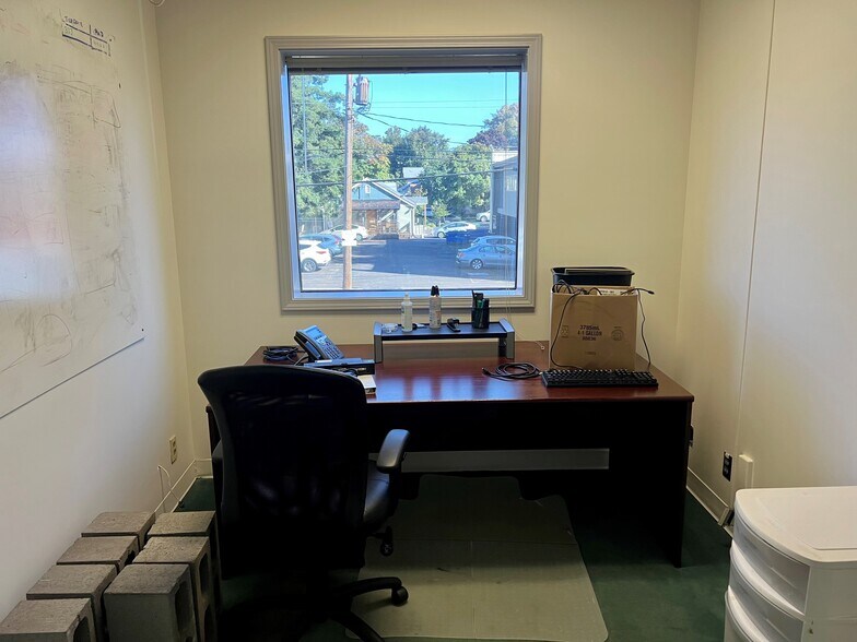More Photos Of 1177 Pearl St, Eugene Office For Sale