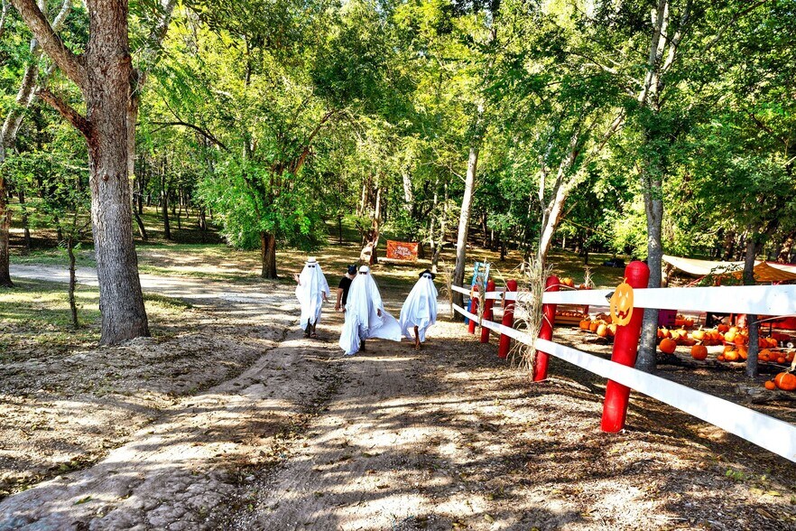 More Photos Of 1877 County Road 4713, La Coste Land For Sale