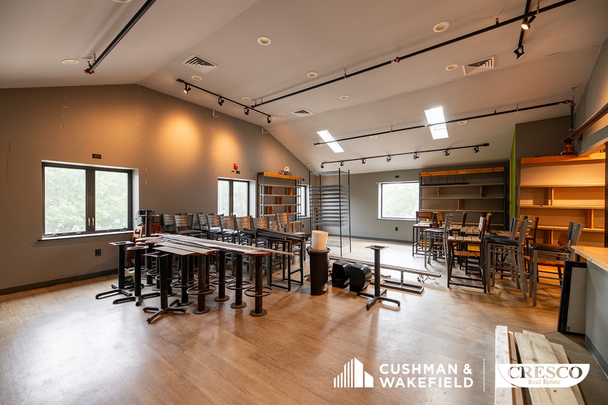 More Photos Of 2258 Professor Ave, Cleveland Bar For Sale