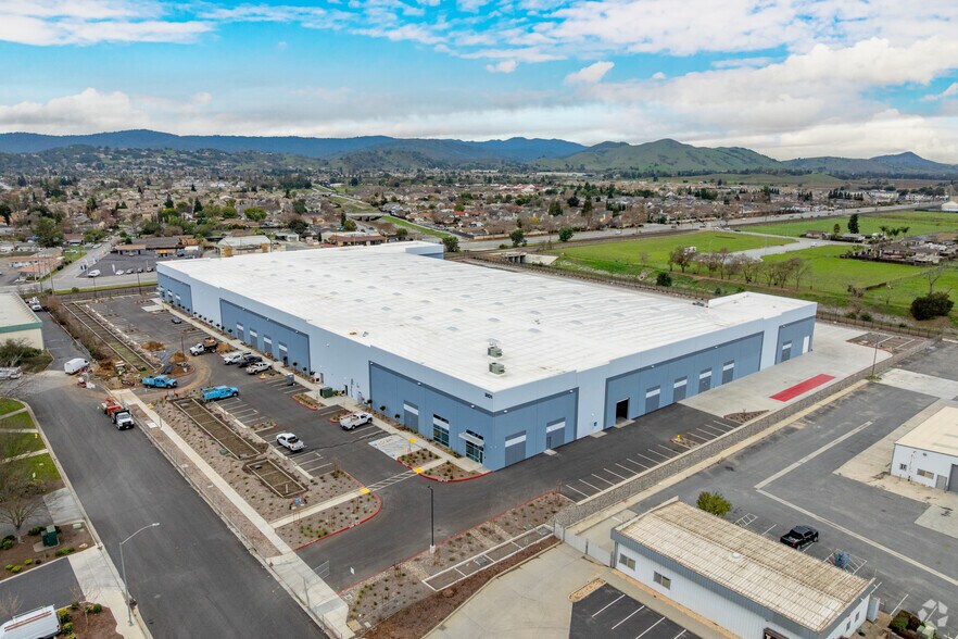 More Photos Of 201-221 Yamane Dr, Gilroy Distribution For Lease