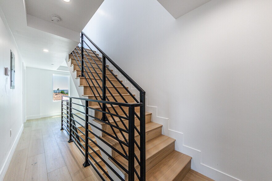 More Photos Of 1557 S Ogden Dr, Los Angeles Apartments For Sale